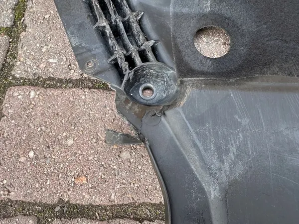 AUDI A4 B9 A5 F5 Protection Moteur 8W0863821F image 3