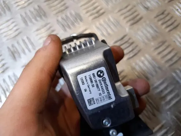 Sensor Cámara Delantera BMW OEM 09188377 - Usado image 3