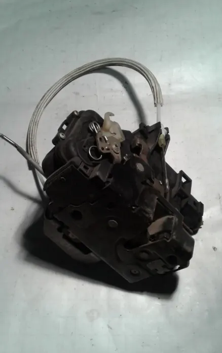 Linke Vordertürschloss Audi A6 C5 image 2