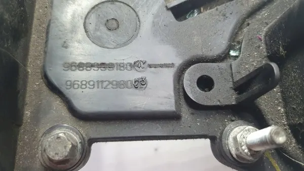 Tapa de válvulas Ford OE OEM 9689112980 - Usado image 4