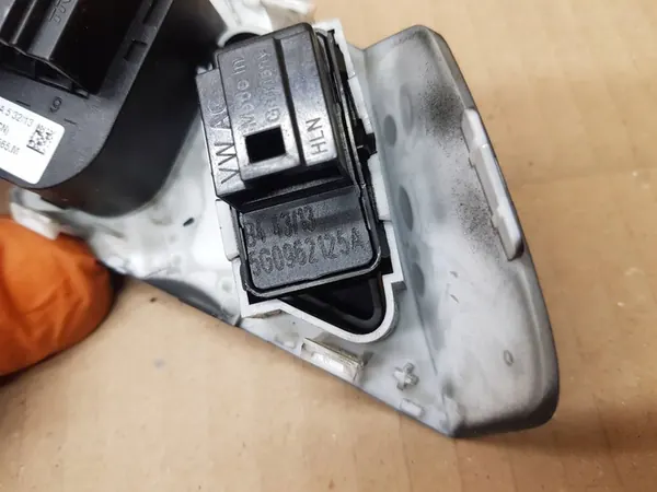 Volkswagen Golf VII Spiegelsteuerung OE 5G0959565M image 4