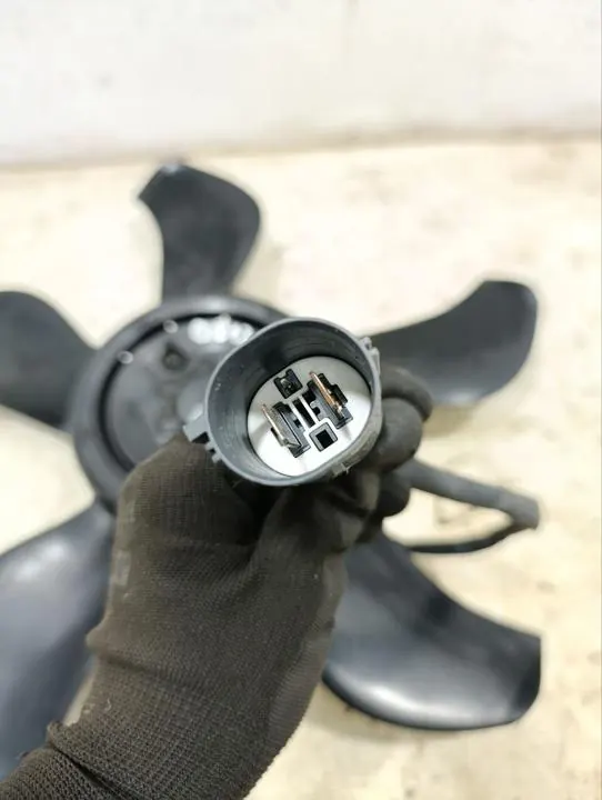 Jeep OE Kühlerlüfterabdeckung OEM 1038601279 image 3
