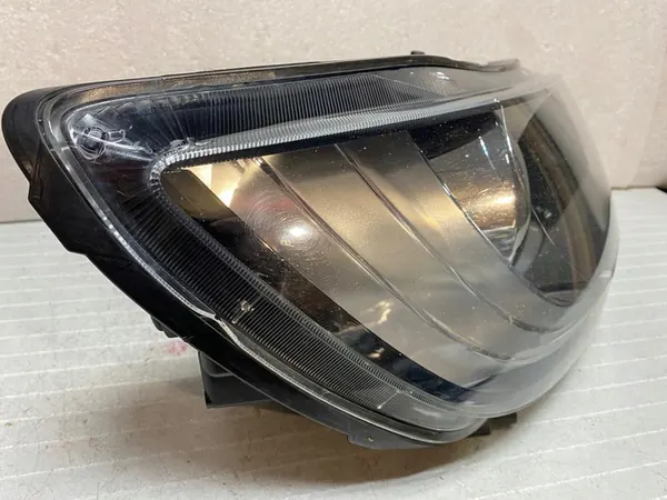 Oikea etuvalaisin SKODA SUPERB 3T Lift image 4