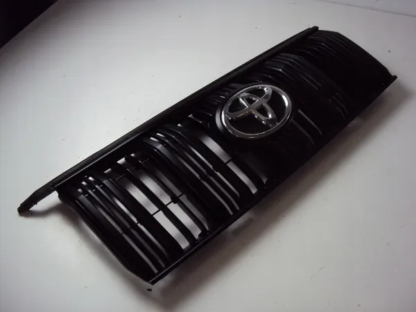 Grill Toyota Land Cruiser J150 2013-2017 image 2