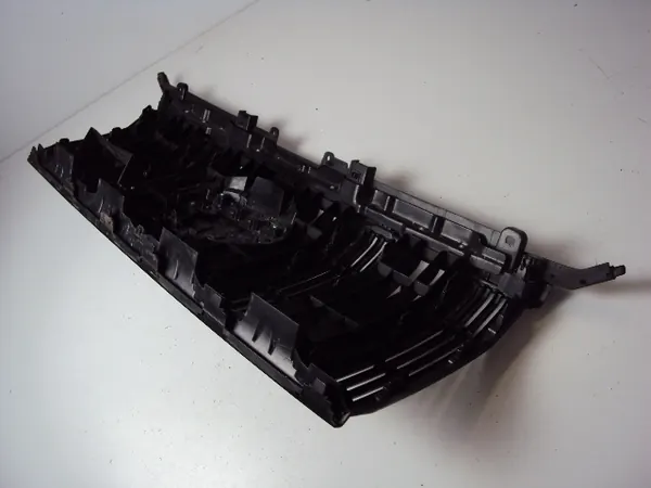 Grill Toyota Land Cruiser J150 2013-2017 image 5