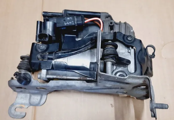 Suspension Mercedes Classe C W205 OEM A2053200104 image 2