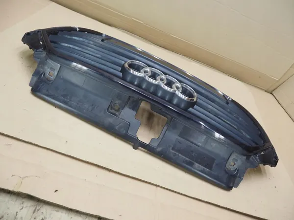 Grille AUDI A3 LIFT 8V3853651AB pour radar - Occasion image 8