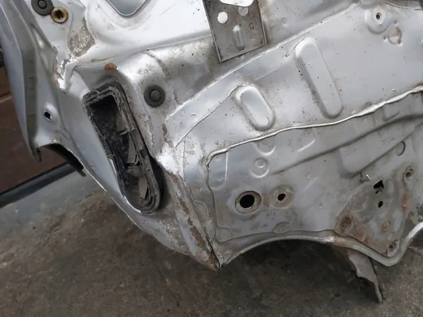 Plancher arrière Toyota Yaris II OEM YARIS II PAS TYLNY OKULAR image 3