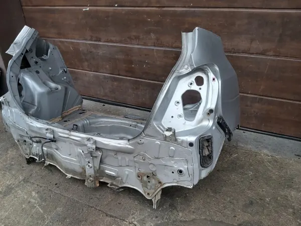 Plancher arrière Toyota Yaris II OEM YARIS II PAS TYLNY OKULAR image 4