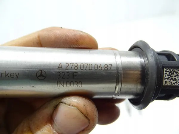 Inyector Combustible OEM A2780700687 para Mercedes W176 image 3