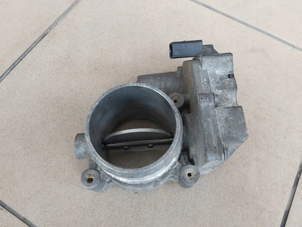 Audi Drosselklappe 4E0 145 950F image 3