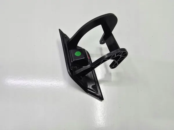 Mercedes C W204 AMG Pesuläppä OEM A2048802224 image 4