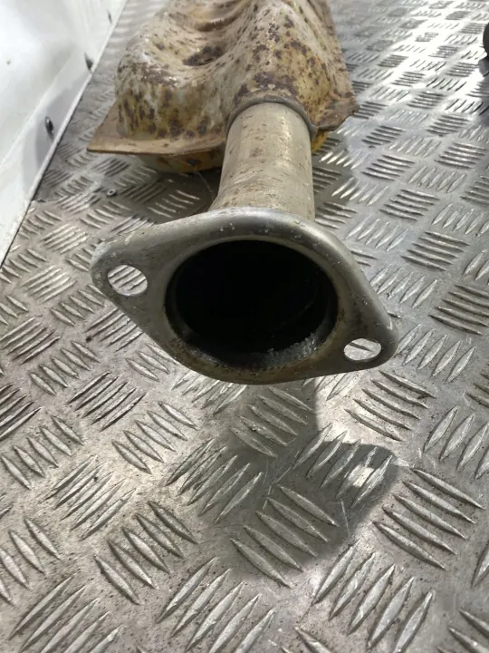 Subaru Forester Pakoputken vaimennin OEM FBZ22152 image 6