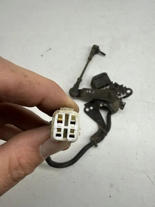 Sensor suspensão pneumática dianteira OEM 8940550050 Lexus image 3