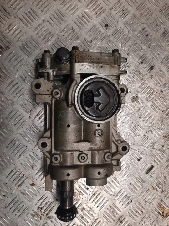 Mazda Öljypumppu OEM R2AA11700 6 GH 2.2 MZR-CD:lle image 2