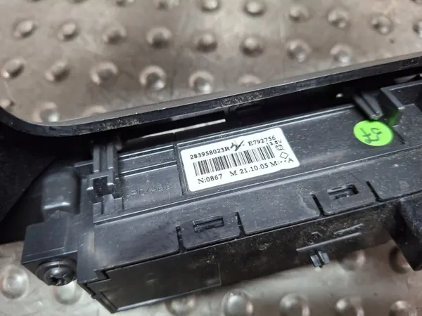 Cadre de levier de vitesse OEM S26282845 Renault Kangoo IV image 4
