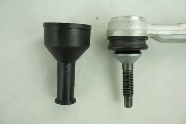 Spurstangenkopf Tesla S OEM 1027841-00-B Gebraucht image 3
