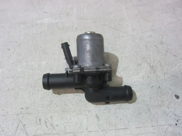 BMW Vattenpumpsventil OEM 64119254742 - Begagnad image 2