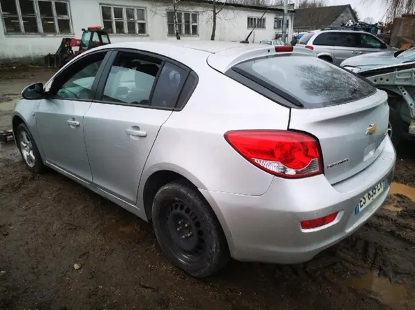 Öljypumppu Chevrolet Cruze OEM 55556428 2011 1.8L image 9
