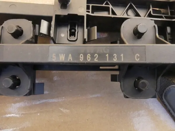 OEM 5WA962131C Antennenverstärker für VW ID.4 image 3
