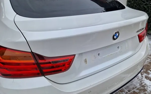 Coffre arrière BMW A96 Blanc Minéral avec vitre image 3