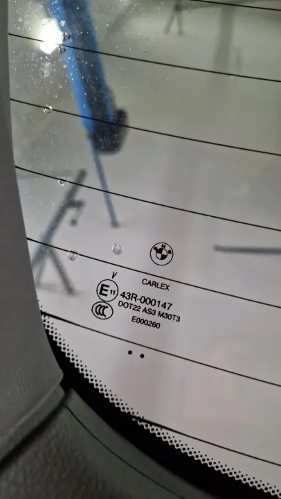 Coffre arrière BMW A96 Blanc Minéral avec vitre image 8