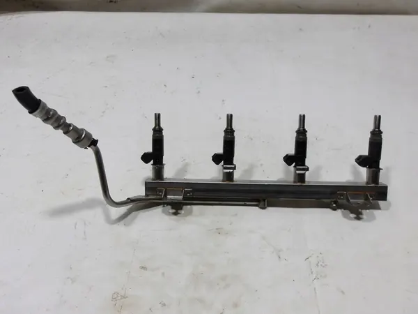 Rampe d'injection 2.0 N46 BMW E81 E87 E90 E91 image 1