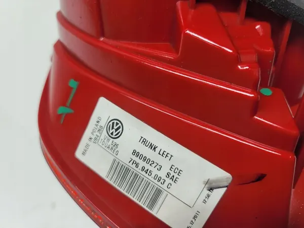 Luz trasera izquierda de maletero VW Touareg II 7P image 4