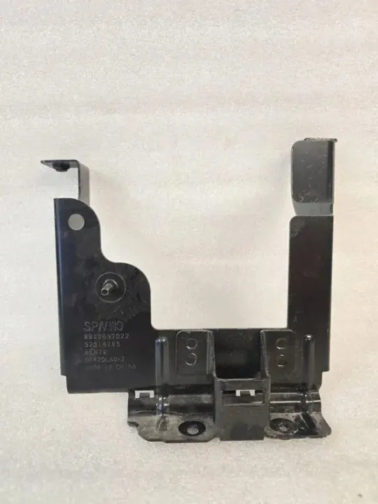 Batteriehalter Volvo XC40 OEM 32314765 - Gebraucht image 2