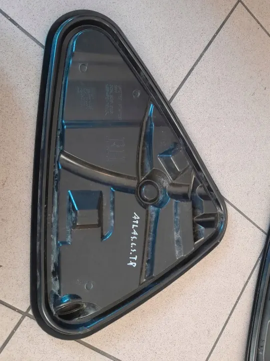 Tampa buraco porta traseira direita OEM 3CN839916 - VW Atlas image 2
