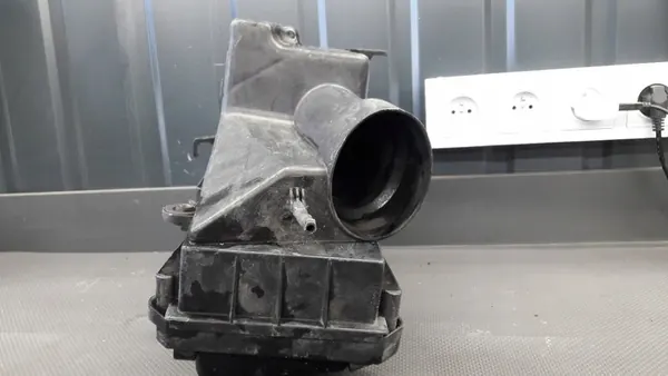 Ilmansuodattimen kotelo Seat Ibiza II / VW Polo III 1.9 TDI image 3