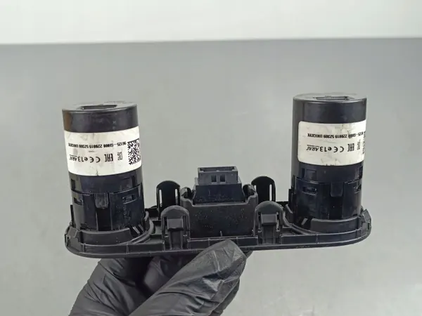 Conector USB Hyundai Ioniq 5 OEM 96125GI000 - Usado image 7