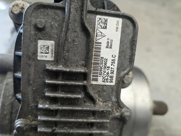 Redutor do distribuidor Porsche 95B-341-010-A - Usado image 6