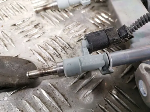 Einspritzdüsen Toyota RAV4 XA50 2021 OEM 2325025020 image 3