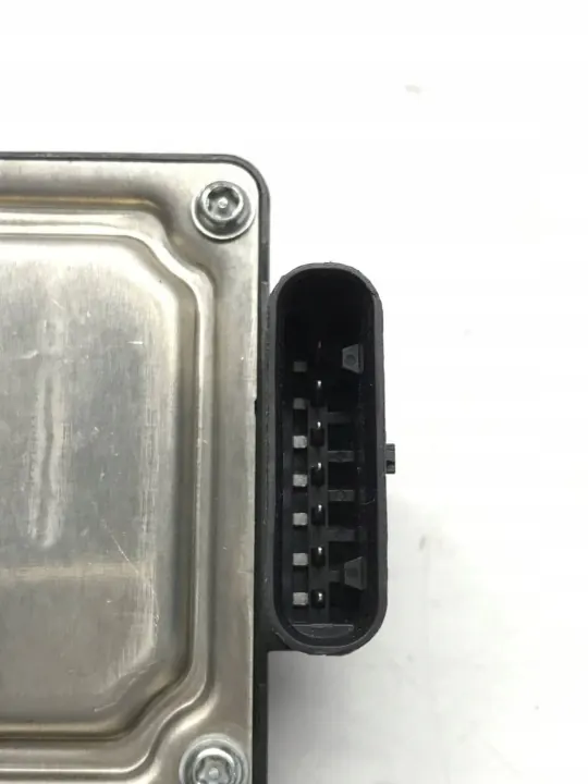 Tesla OEM 1108647-00-H Distronic Radarsensor image 3