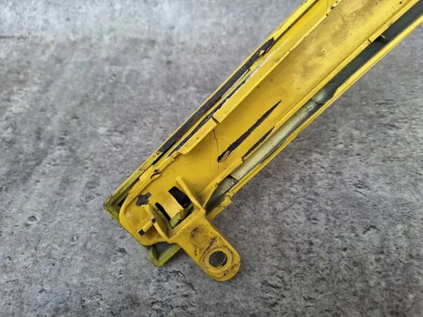 Listel Farol Esquerdo Mercedes Actros MP4 OEM A9608840 image 4