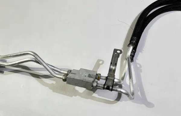 Dodge OE transmissie-olieleiding voor 6.2 Hellcat image 4