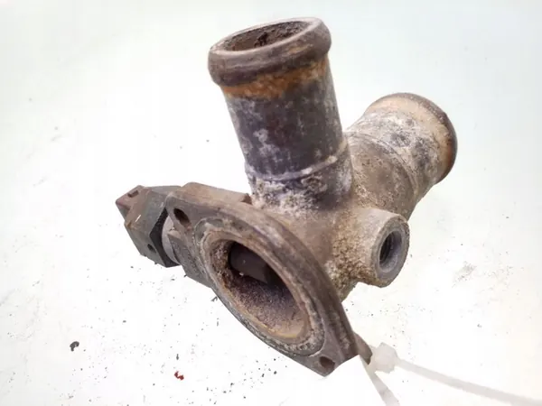 Jäähdytysputki AUDI 80 1.8L bensiini 1985 026121133 image 4