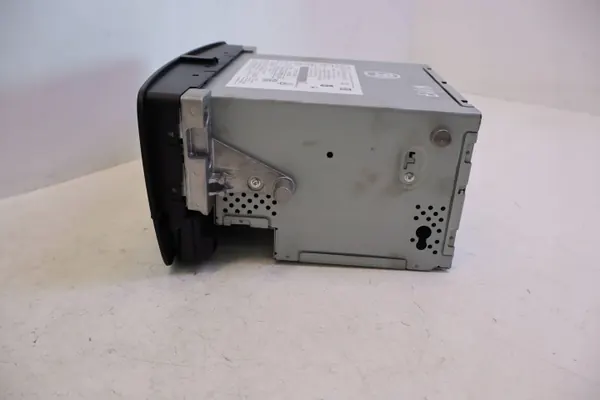 Panel botones radio Mercedes-Benz A W176 OEM A2469028004 image 5