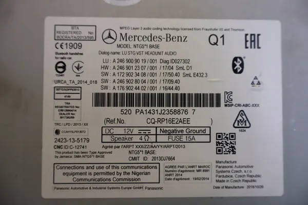 Panel botones radio Mercedes-Benz A W176 OEM A2469028004 image 8