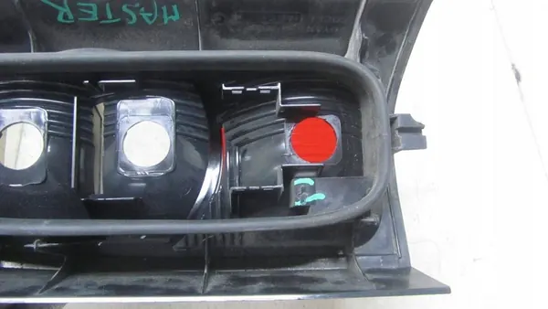 Lámpara trasera izquierda Renault Master II 8200171472 image 5