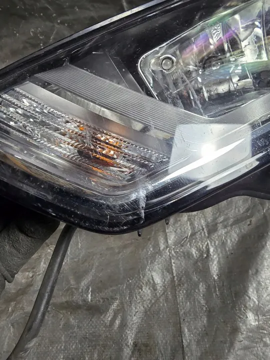 Audi A3 8V0 faro izquierdo H7 8V0941003 image 3