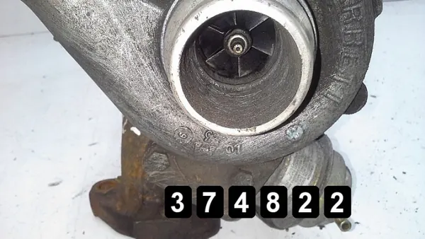 Ford Focus Turbolaite OEM AM-374822 Käytetty image 5