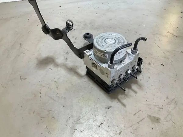 ABS-pumppu OEM R133013 Ford Fiesta VII:lle image 2