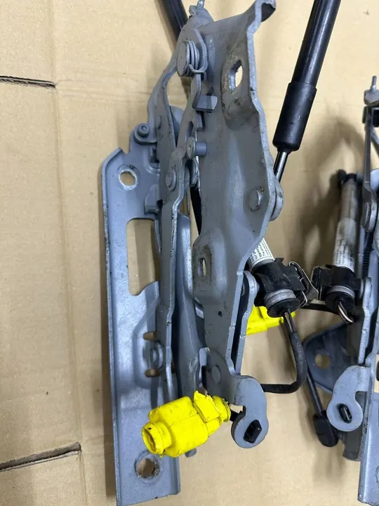 VW Arteon Atuador Dobradiça Capô Esquerdo Direito 3G8823302 3G8823301 image 2