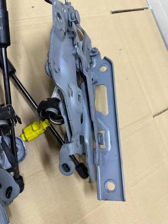 VW Arteon Atuador Dobradiça Capô Esquerdo Direito 3G8823302 3G8823301 image 3