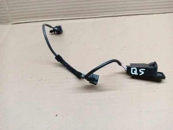 Enchufe AUX Audi Q5 8R OEM 8R0035474C image 4