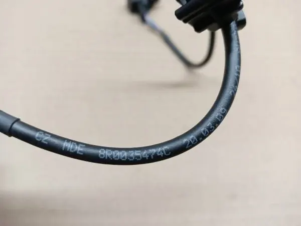 Enchufe AUX Audi Q5 8R OEM 8R0035474C image 5