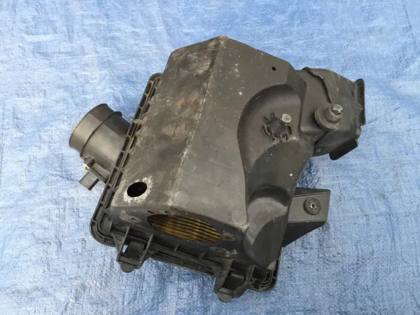 Ilmansuodinkotelo Ford Mustang 4.6 OEM 6R339C662AB image 4