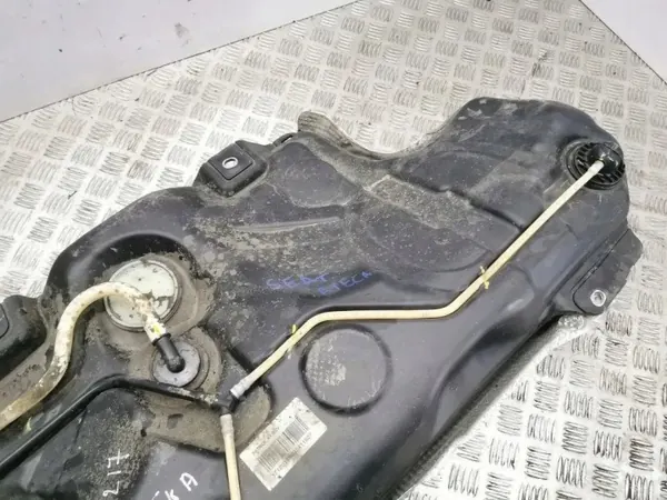 Réservoir carburant SEAT Ateca 2017 OEM 5Q0201021SH image 4